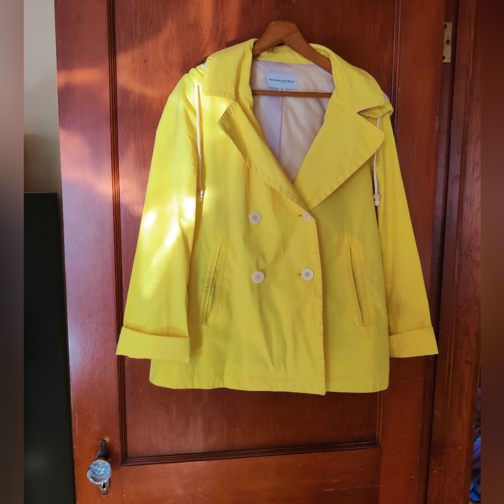 Banana Republic Cheery Yellow Fall or Spring Jacket 💛💛